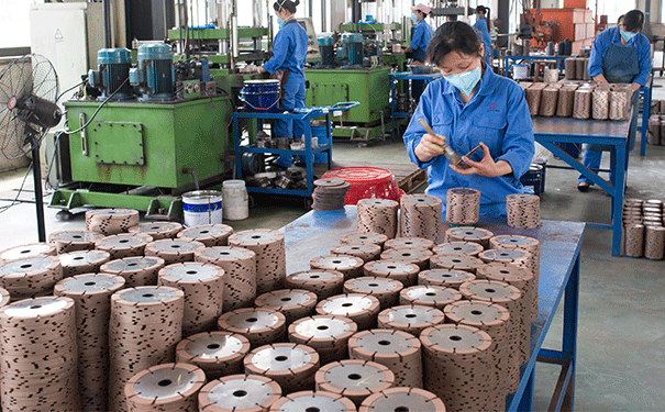 金剛石鋸片熱壓工藝生產(chǎn)廠家哪家好？