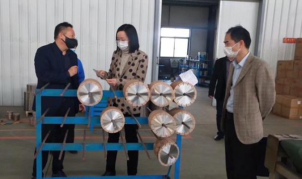 鄂州市市委常委、統(tǒng)戰(zhàn)部部長鄒霞 蒞臨湖北昌利公司調(diào)研